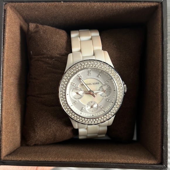 Michael Kors Women's MK5188 Runway White Watch - Picture 1 of 4